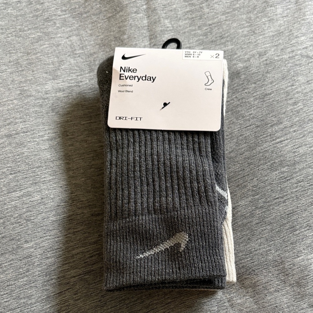 Nike Everyday Cushioned Crew Socks - Gray & light gray